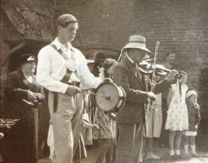 Rolf Gardiner with the drum